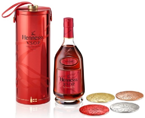 Hennessy VSOP 0,7 40% fém dd.+ 4 db poháralátét